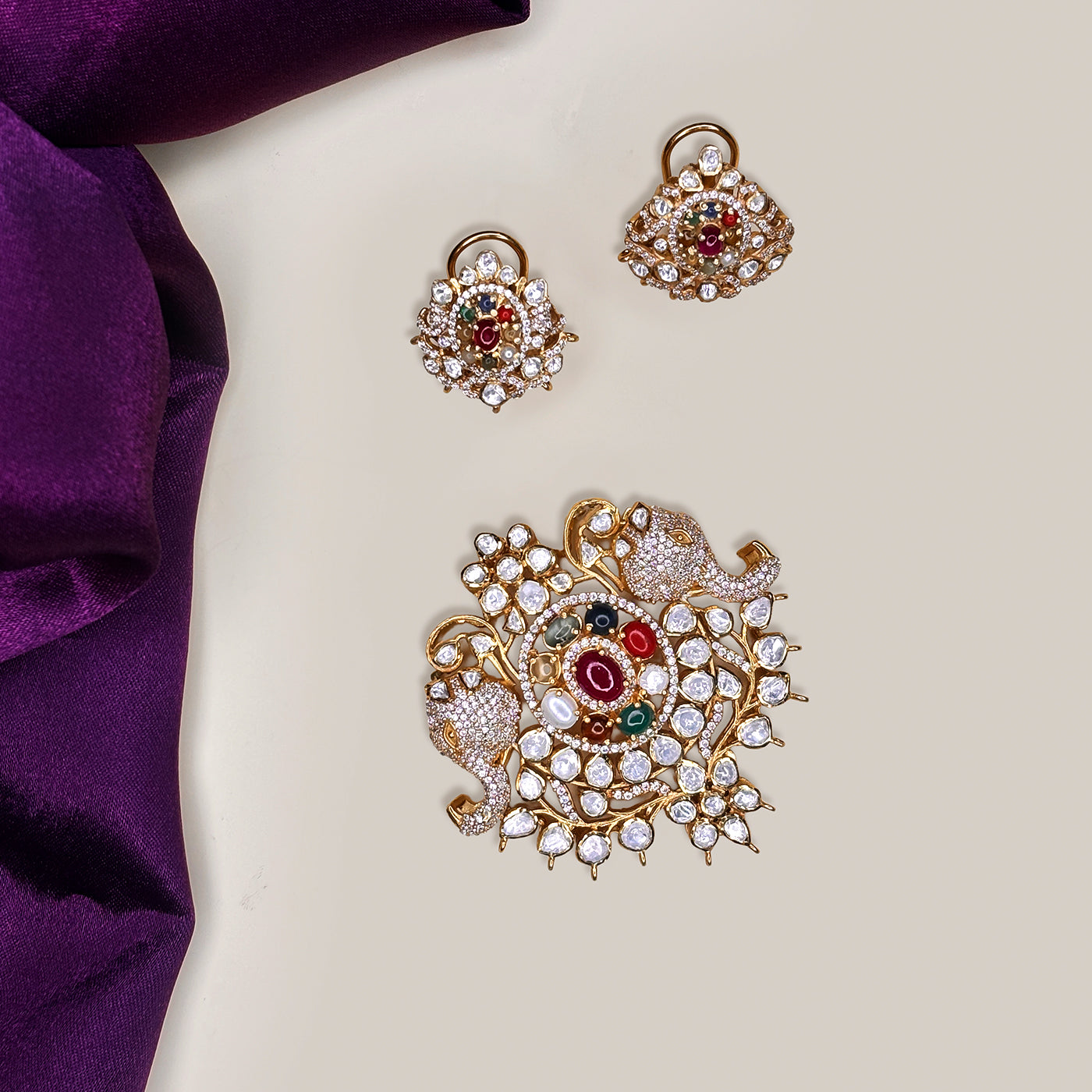 NAVRATAN PENDANT SET