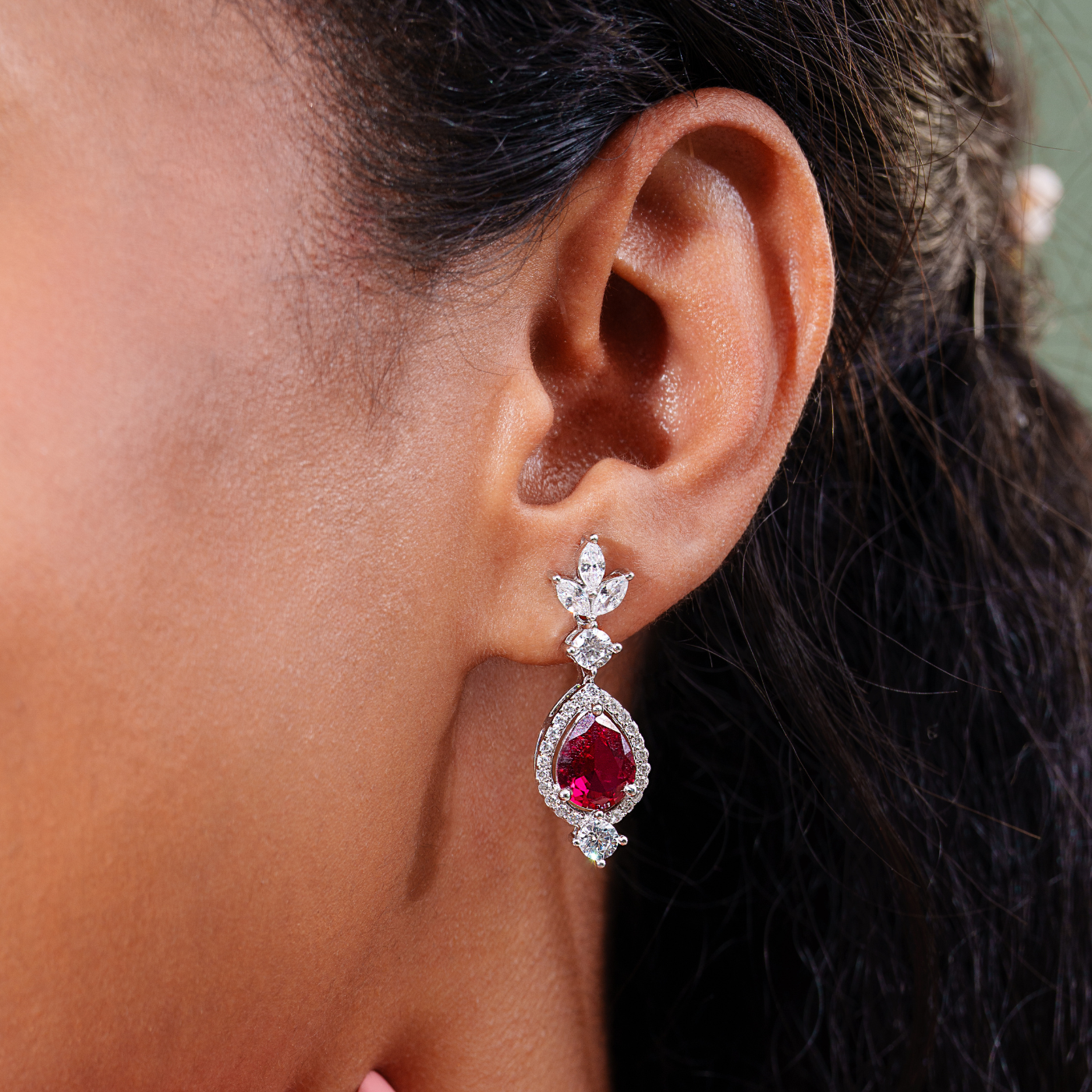 Blushing Splendour Red Teardrop Necklace & Earrings Ensemble