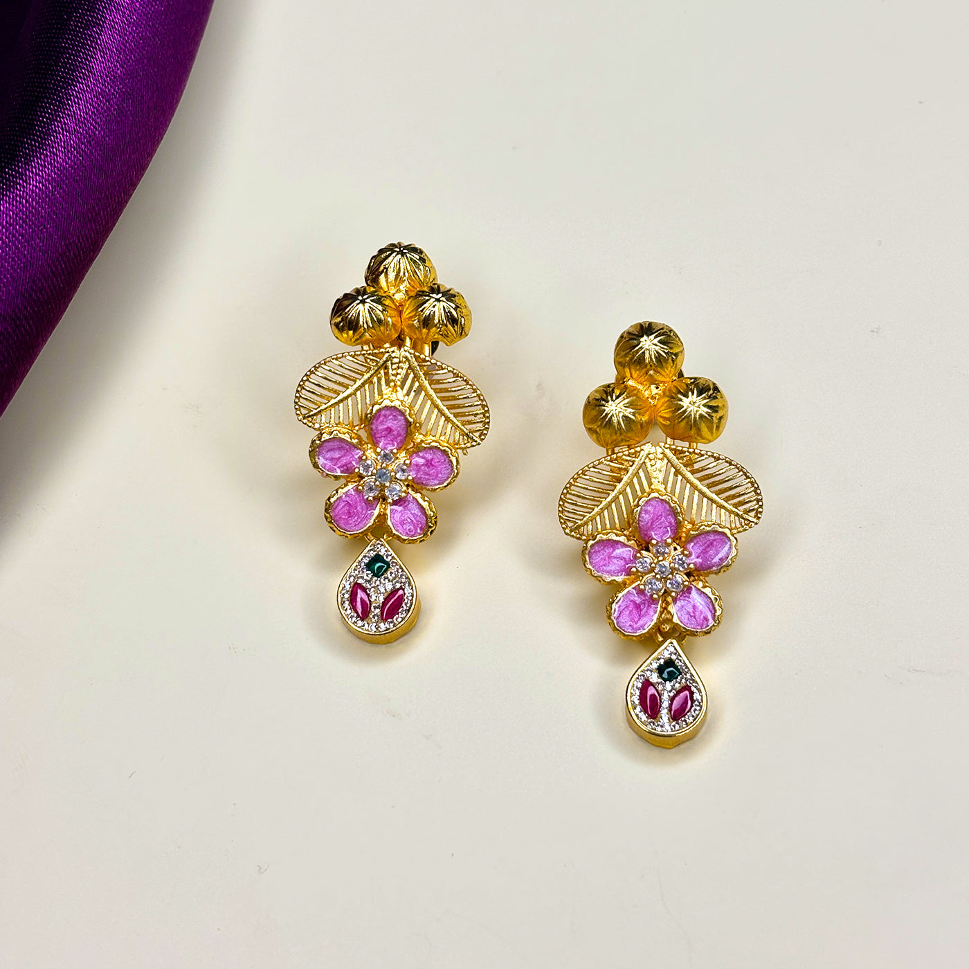 GOLDEN FLORA ENSEMBLE NECKLACE SET