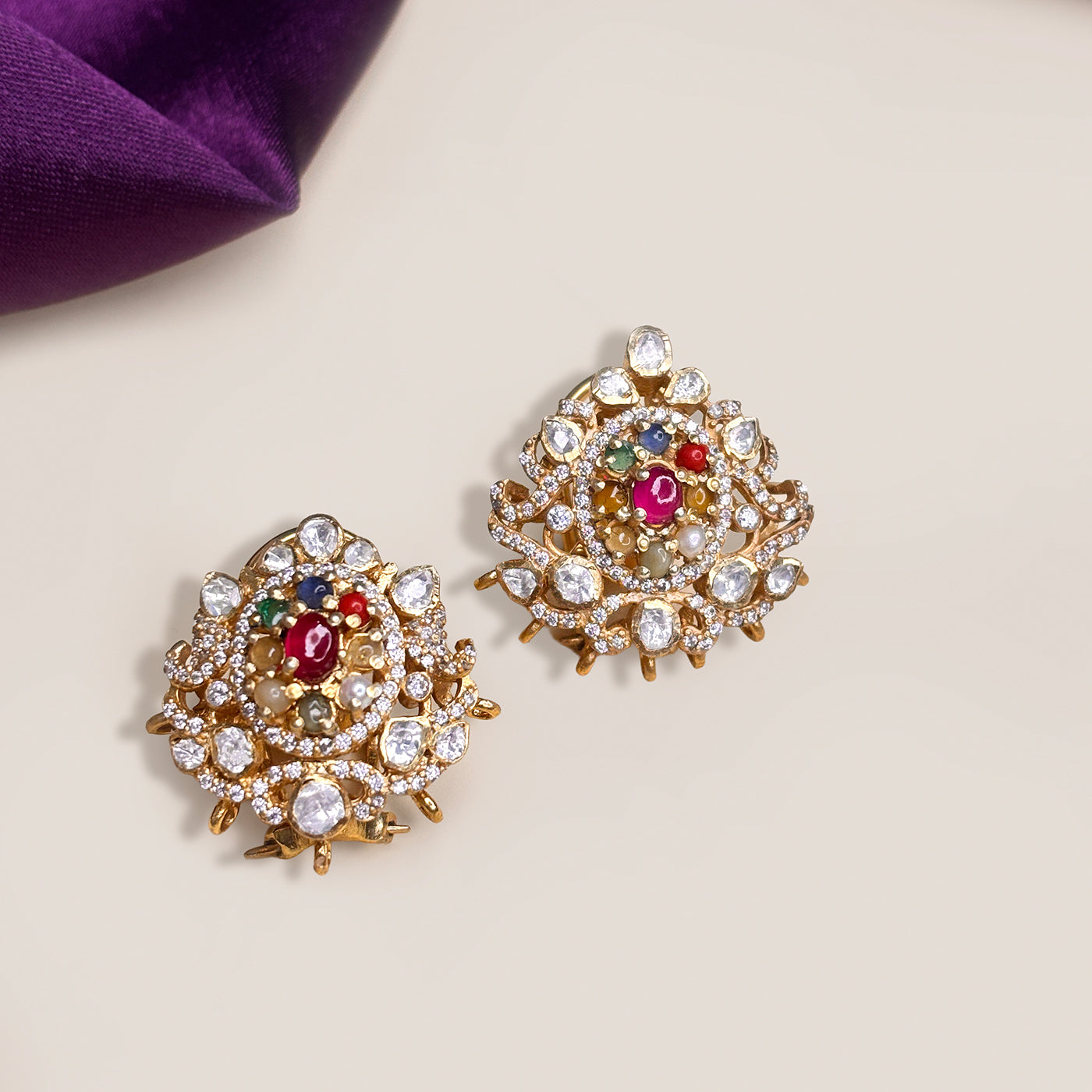 NAVRATAN PENDANT SET