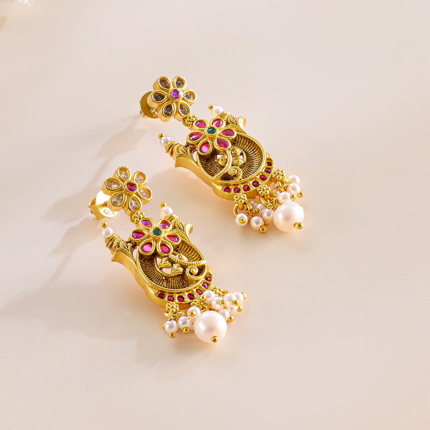 Regal Bloom Pearl Antique Necklace Set
