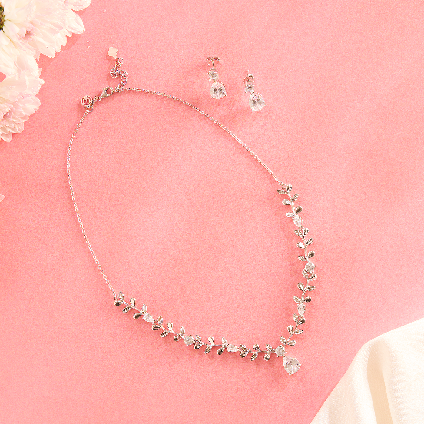 Whispers of Bloom Leaf Necklace Set