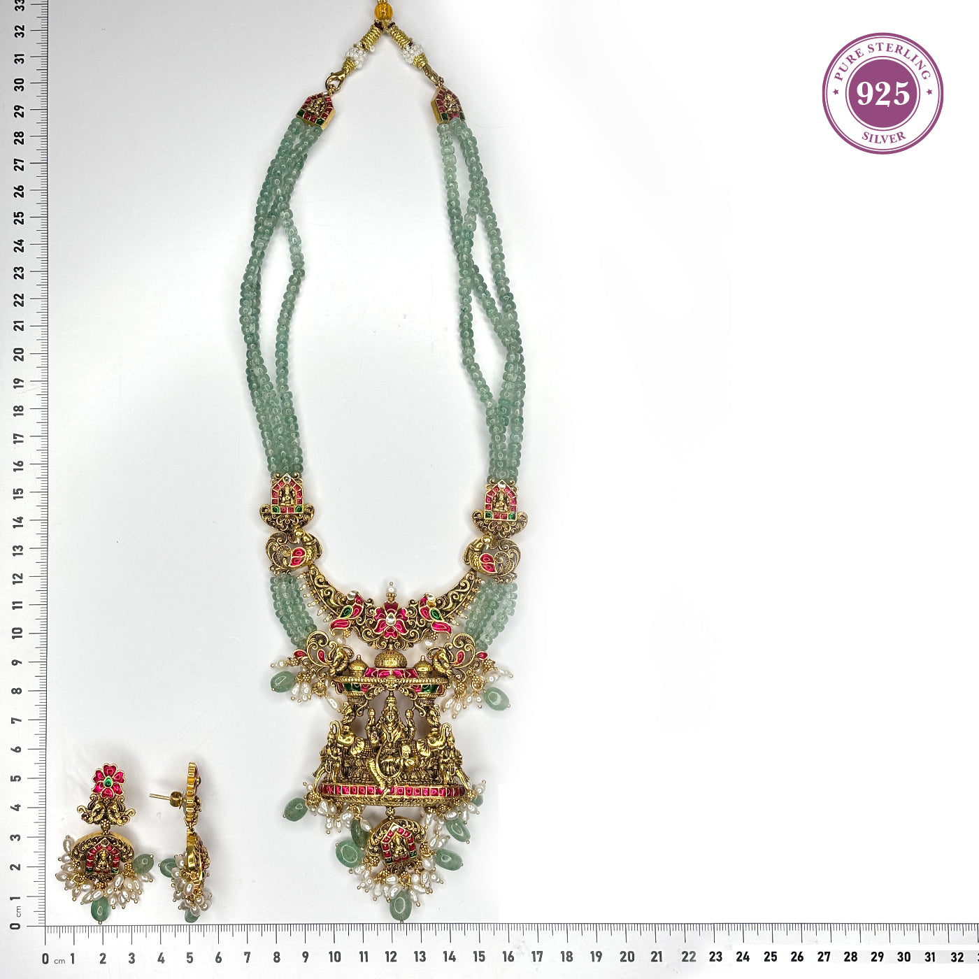 Magnificent Green Beads Necklace with Gold Pendant