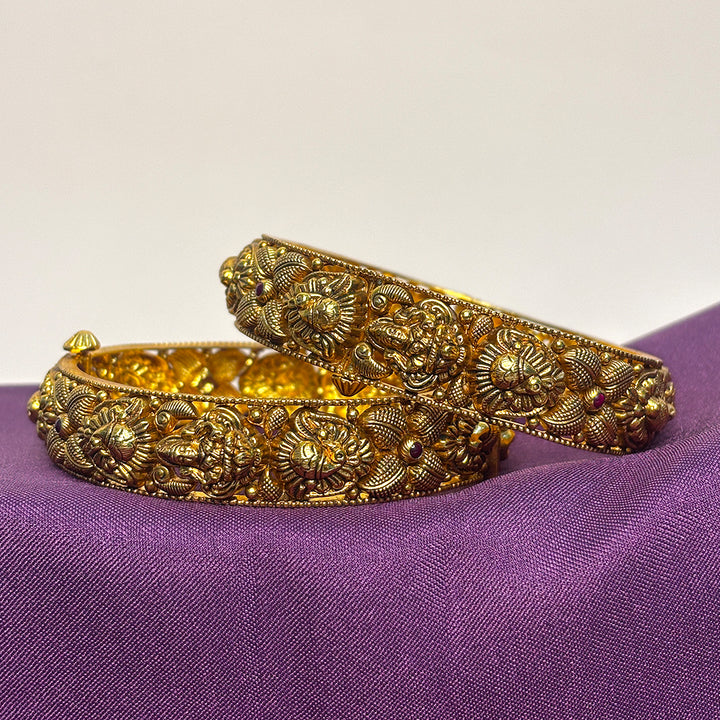 Antique Temple Floral Motif Bangle