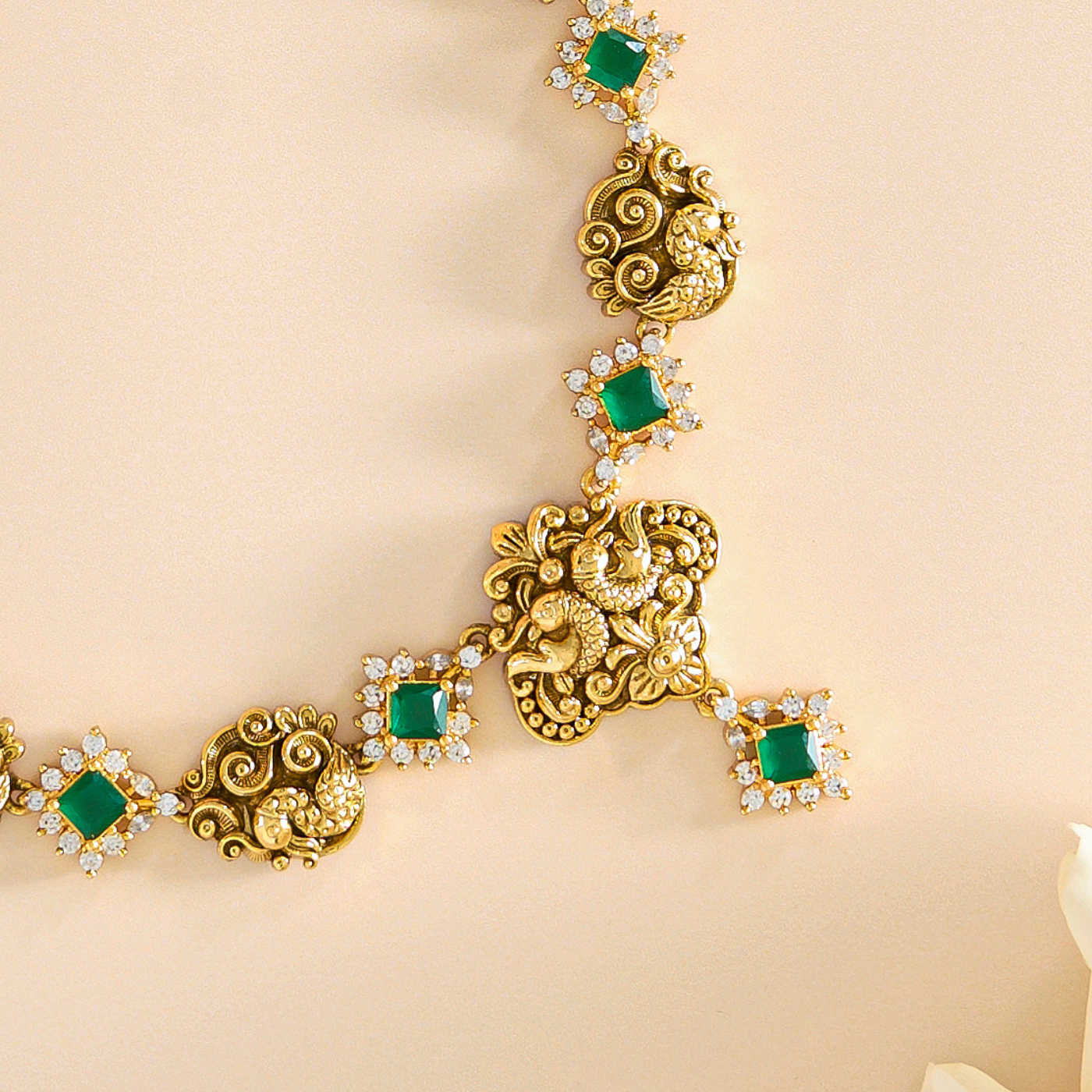 Verdant Heritage Nakas Necklace Set