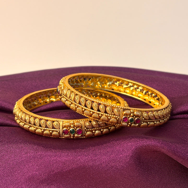 Handcrafted Antique Kemp Bangle Set