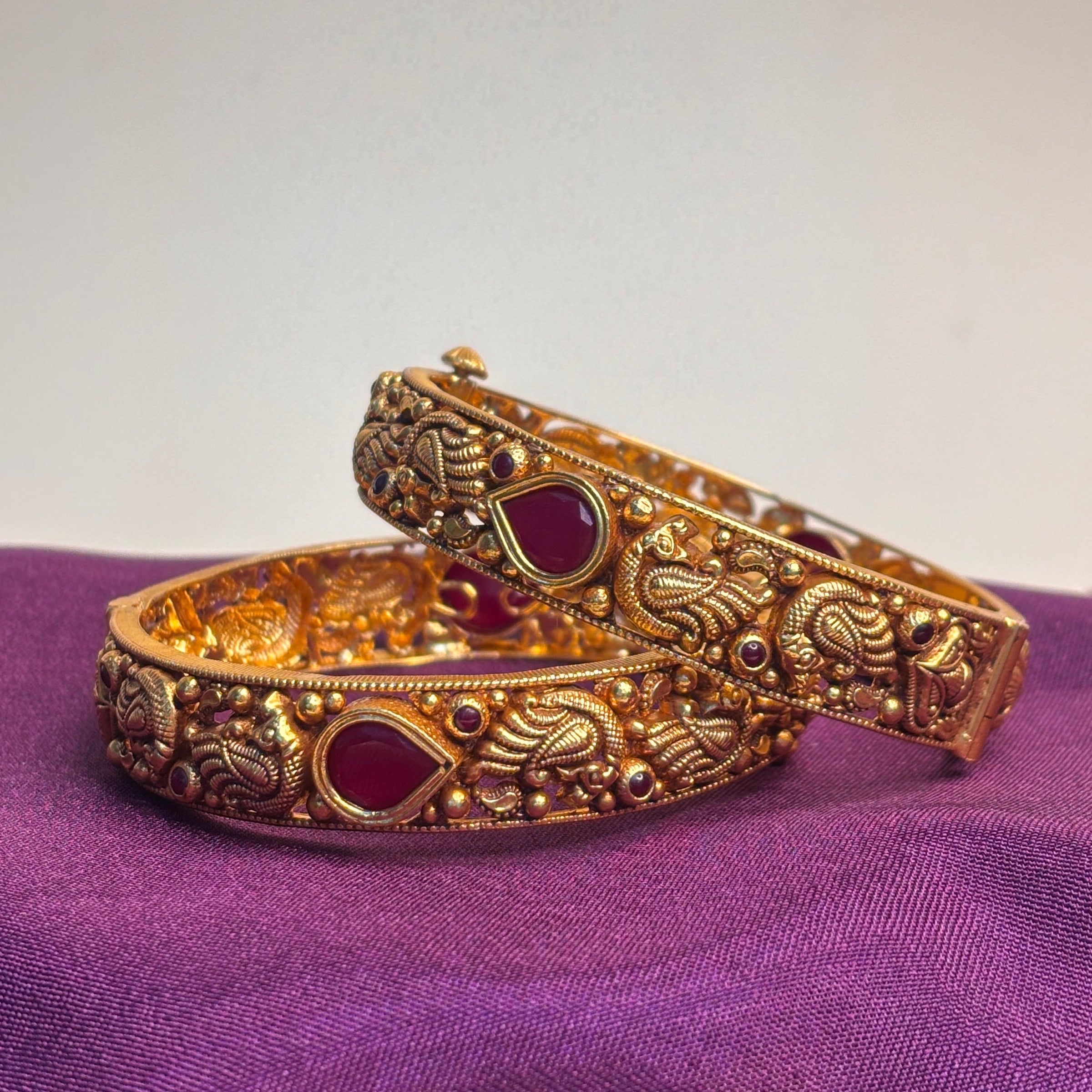 Red Peacock Drop Bangles Set