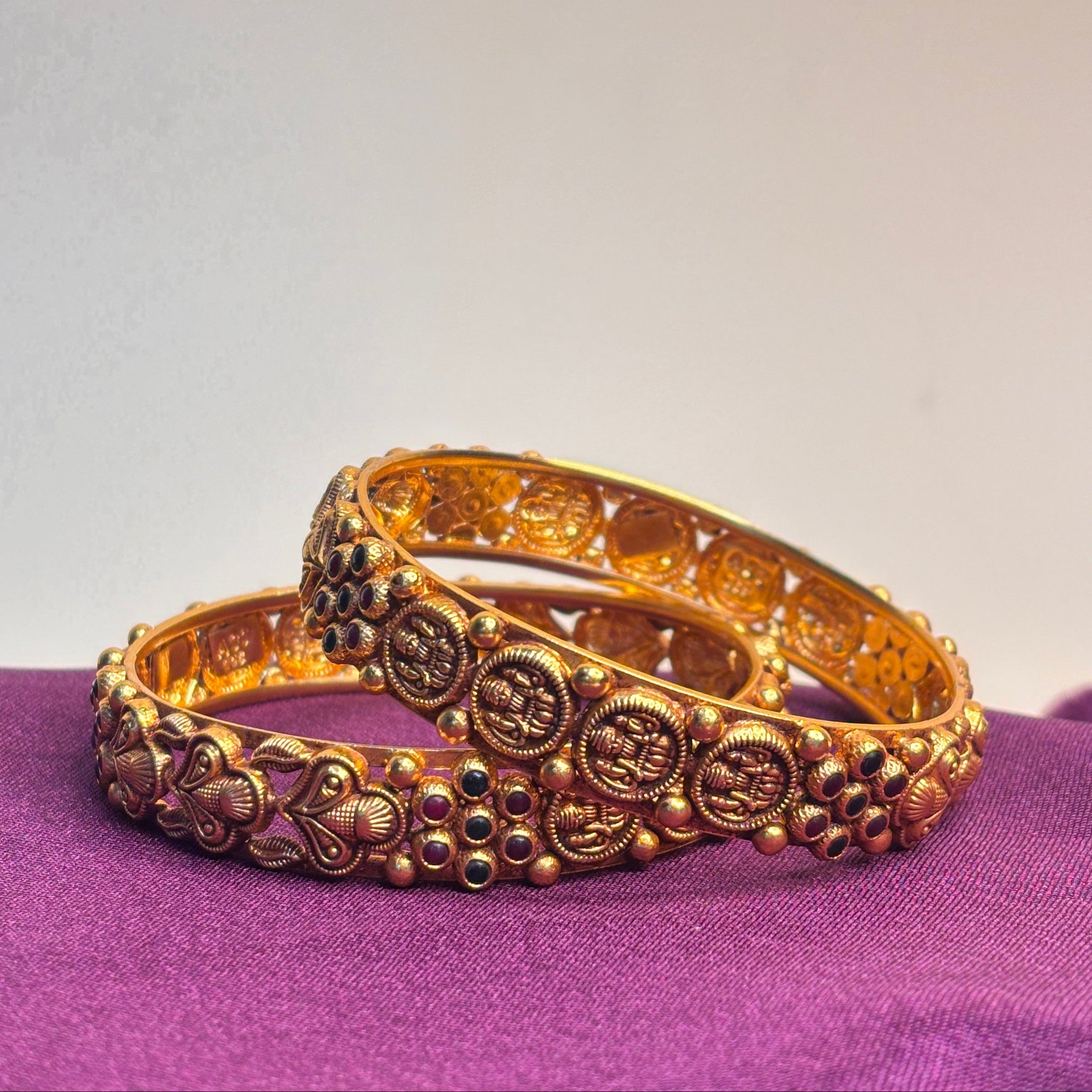 Lakshmi Kasu Pushpa Bangle set