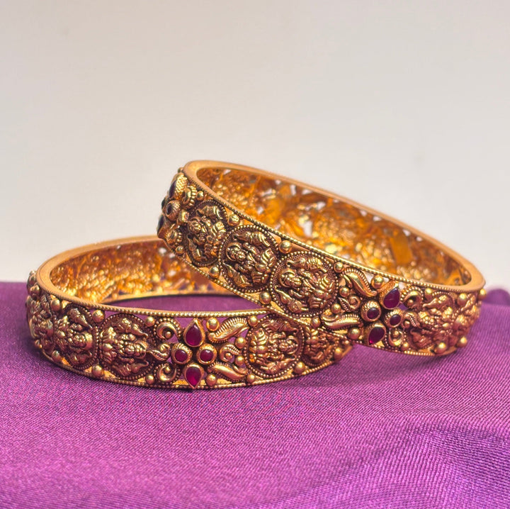 Sri Lakshmi Kasu Bangle set