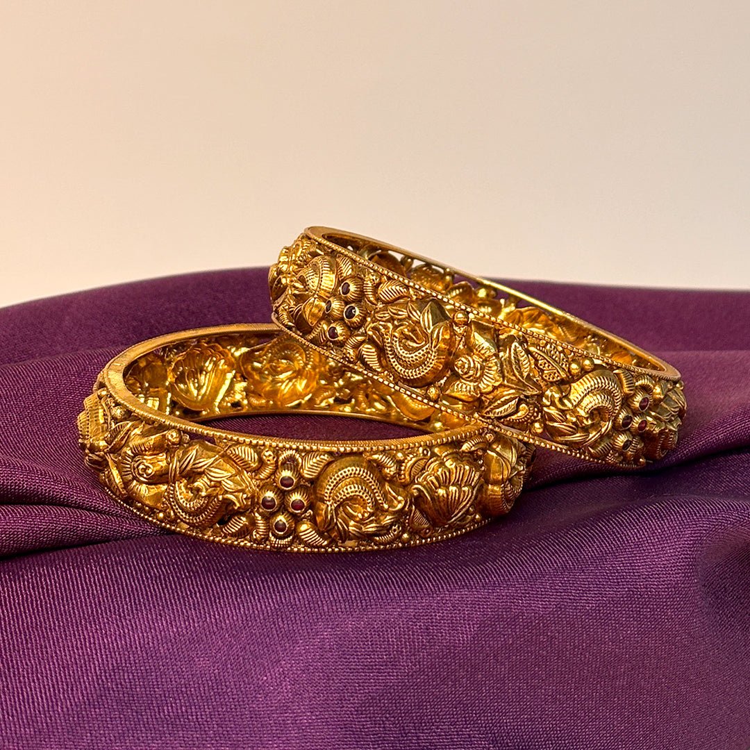 Antique & Traditional Floral Detailing Bangle Set - HS925