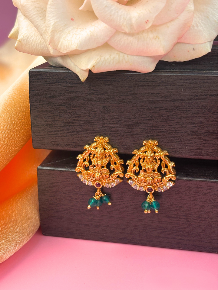 Vaibhavi Studs