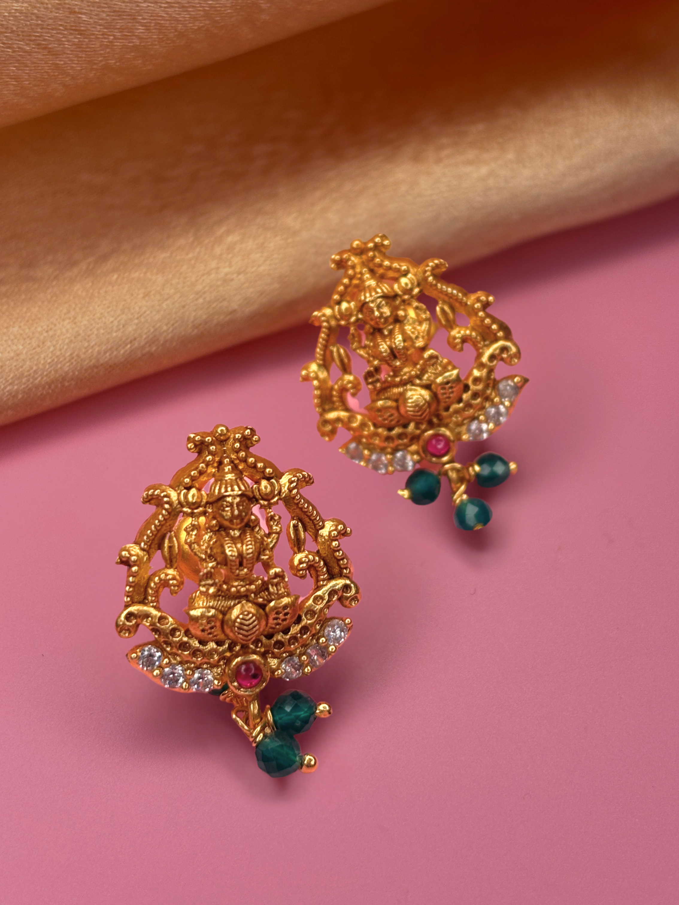 Vaibhavi Studs