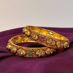 Elegant, Handcrafted Kundan Bangles Set - HS925