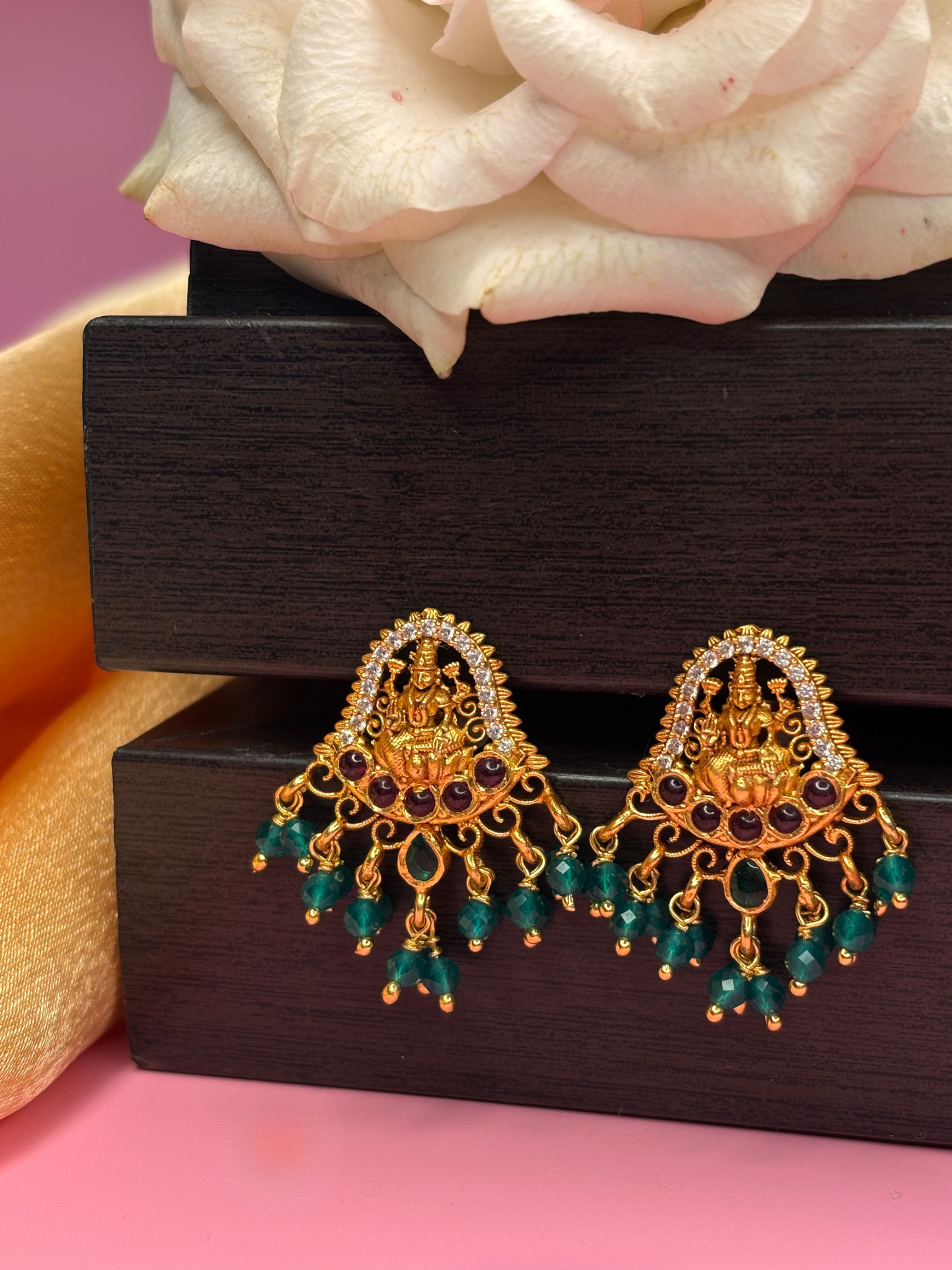 Padmashree Studs