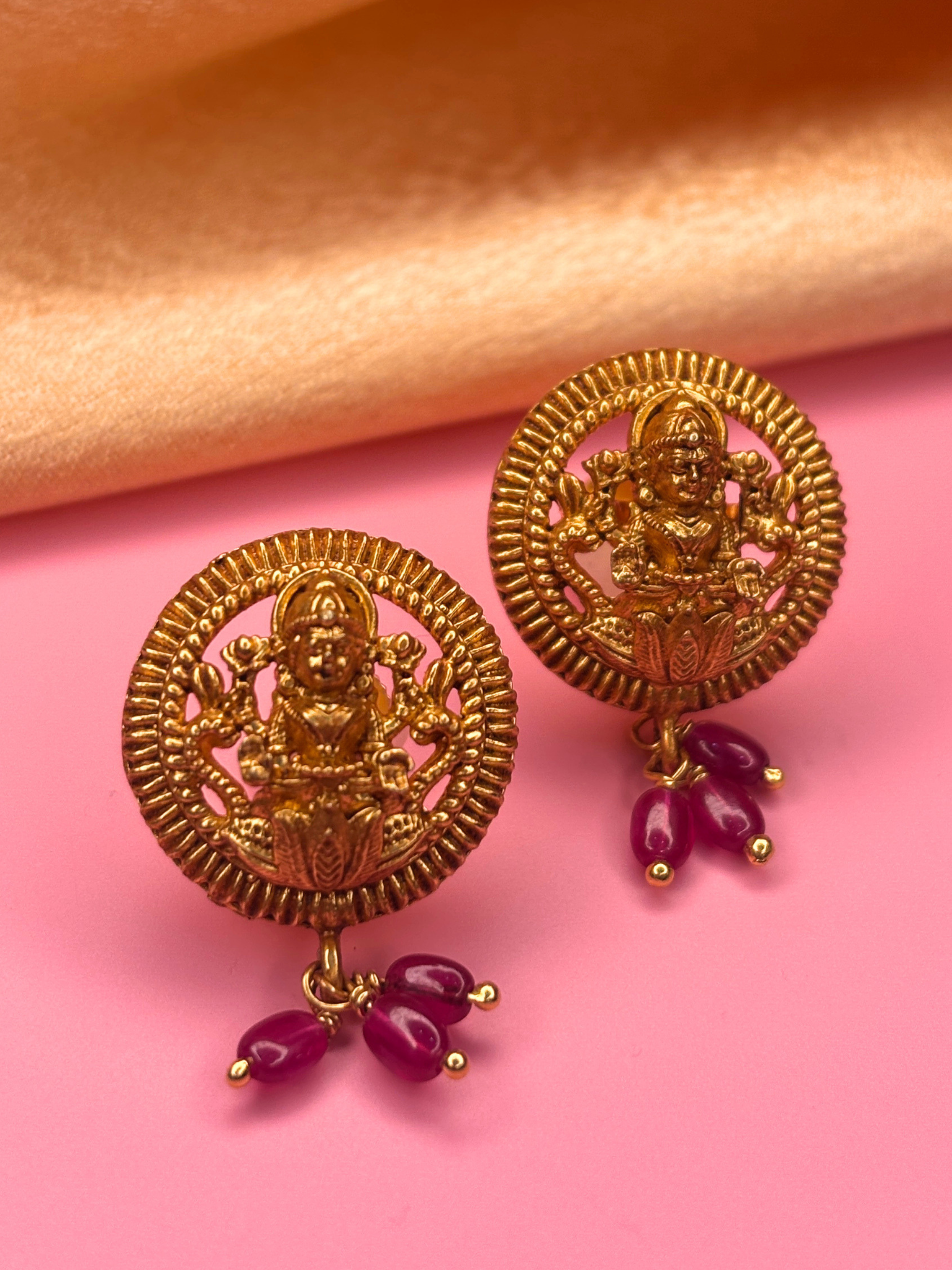 Shriyam Studs