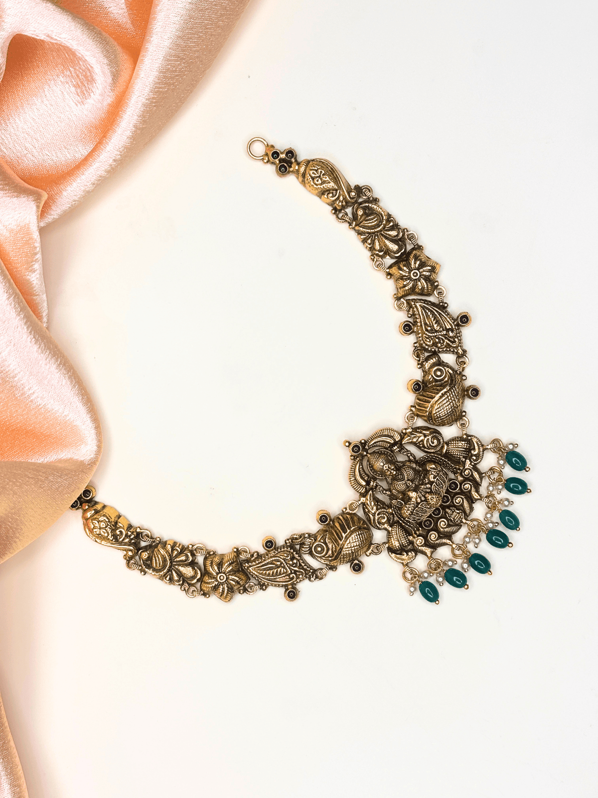 RajLakshmi Mayura Short Necklace - HS925