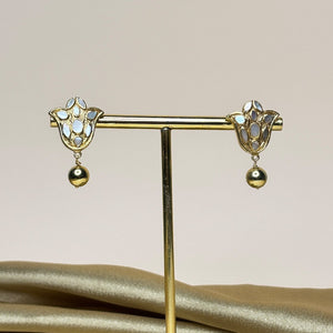 Regal Bloom Mother of Pearl Earrings - HS925