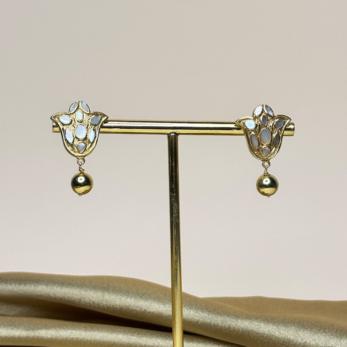 Regal Bloom Mother of Pearl Earrings - HS925