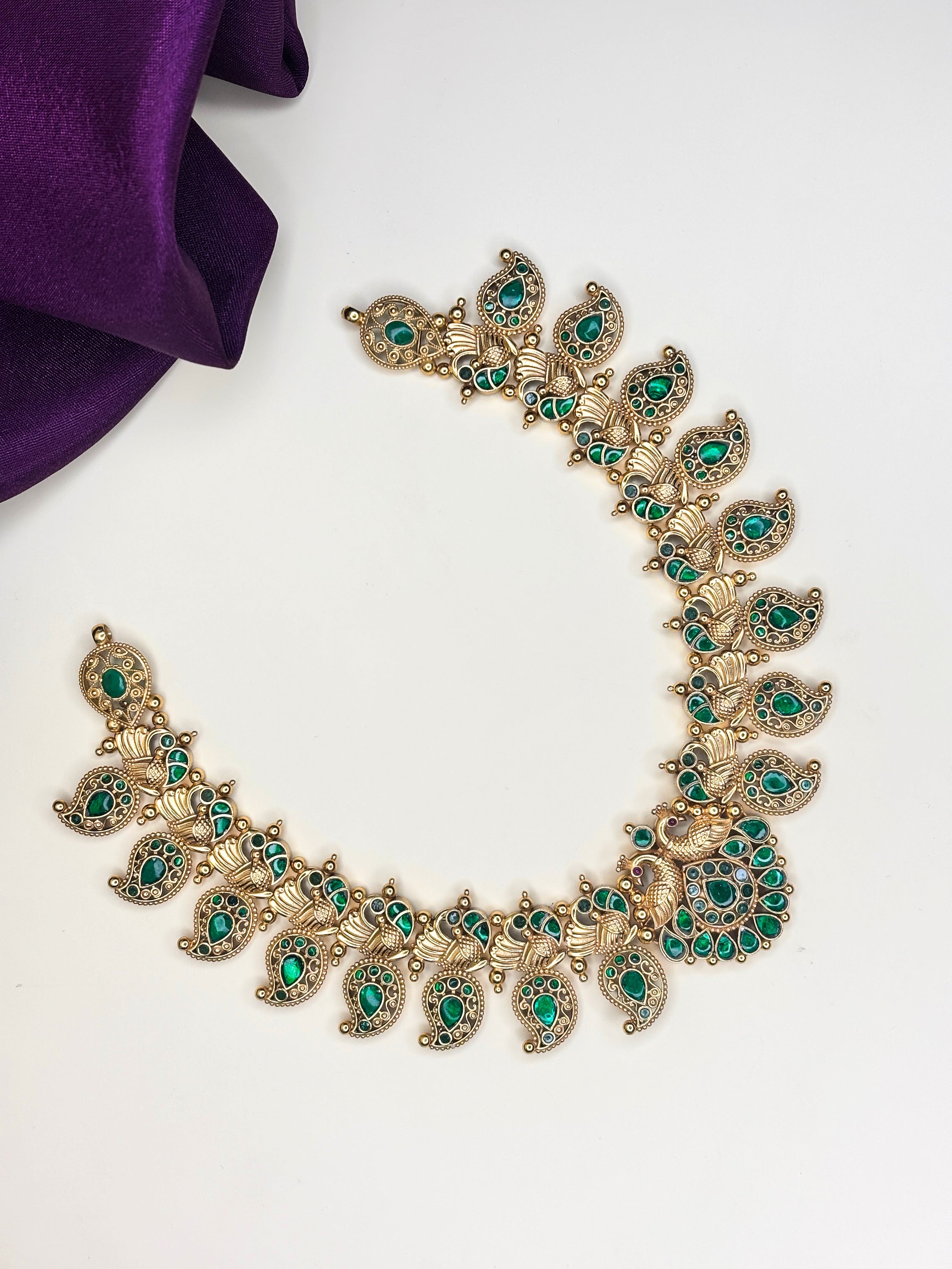 Mayur Kundan Short Necklace