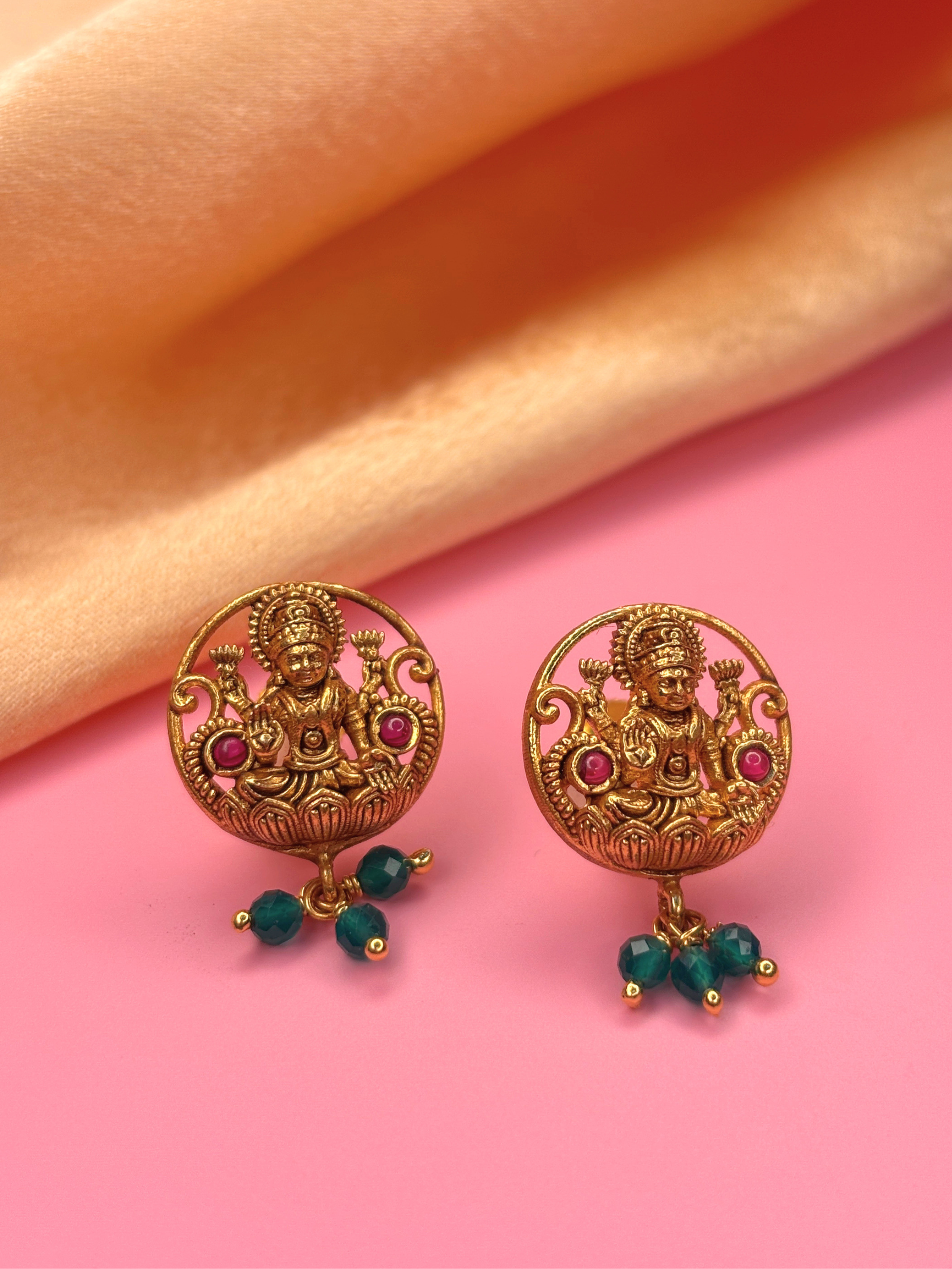 Kamalika Studs