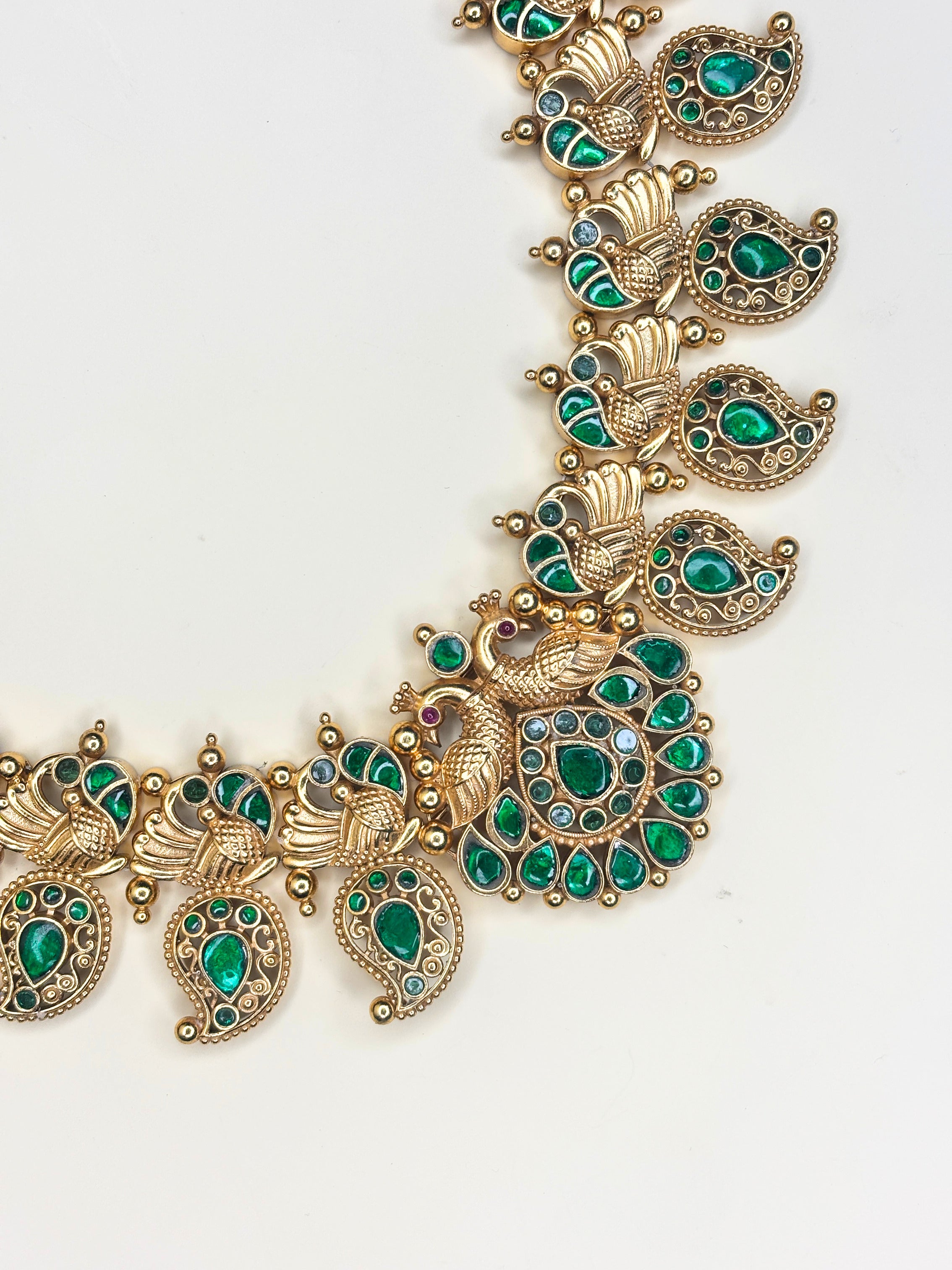 Mayur Kundan Short Necklace